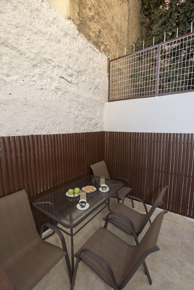 Spacious & Convenient Place Near Acropolis Museum By Ghh Атина Екстериор снимка