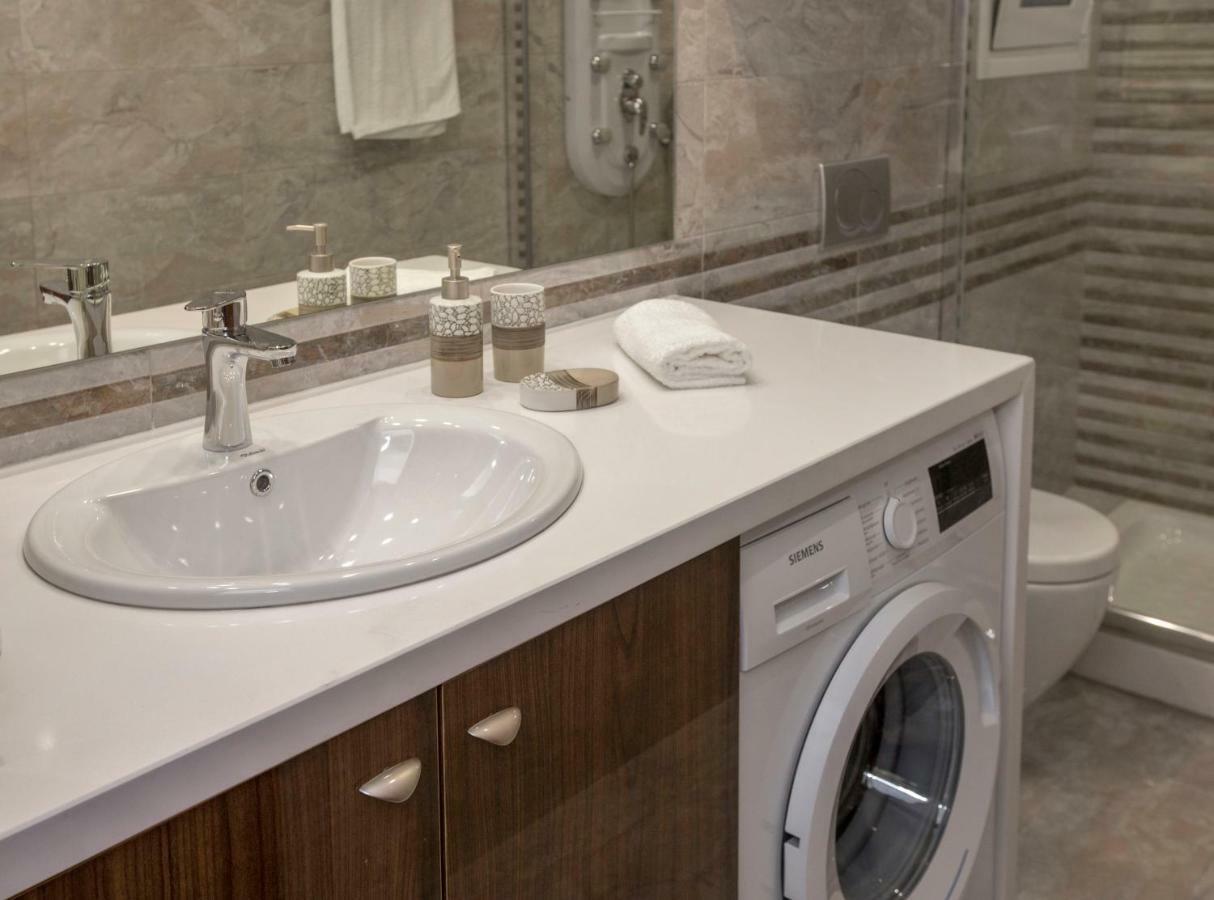 Spacious & Convenient Place Near Acropolis Museum By Ghh Атина Екстериор снимка